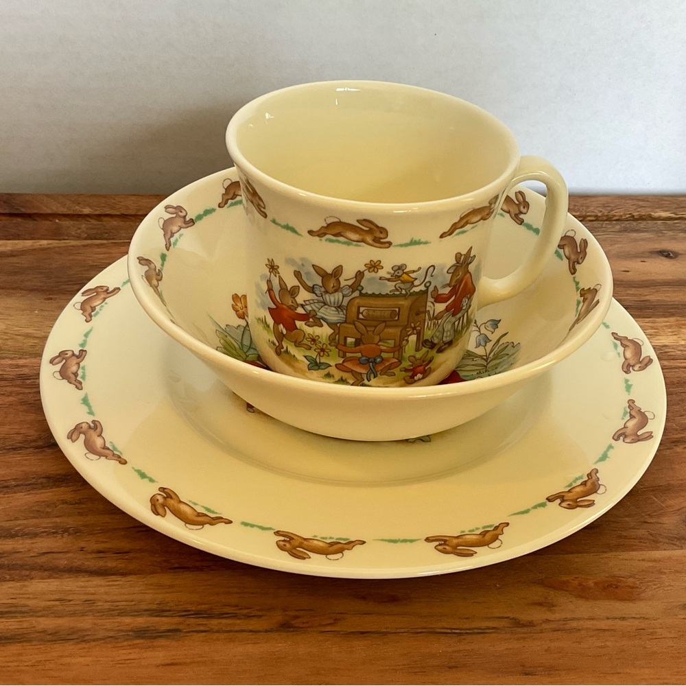 Bunny Vintage Bunnykins Royal Doulton 3 Piece Child's Dish Set